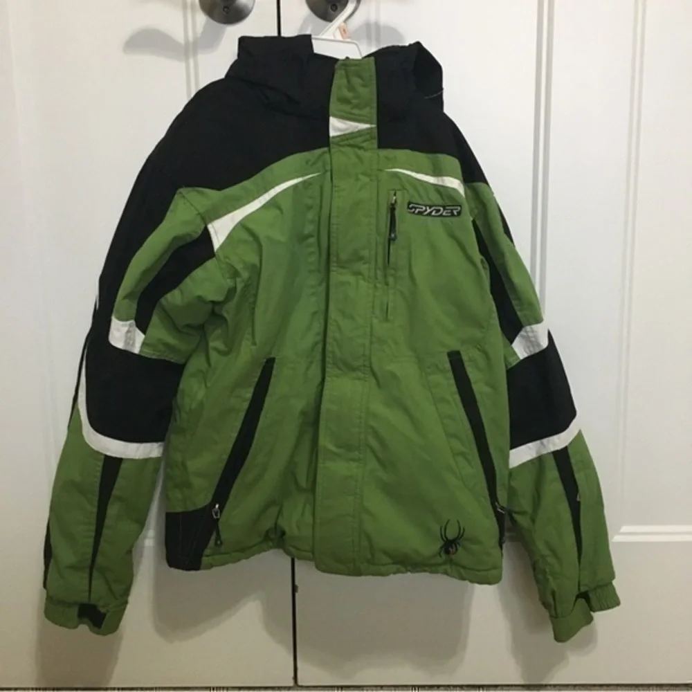 Boys size 16 Spyder winter coat / ski coat green and black